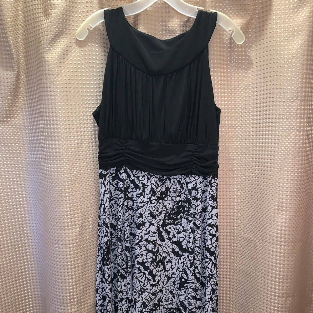 Beautiful Black and White Dress